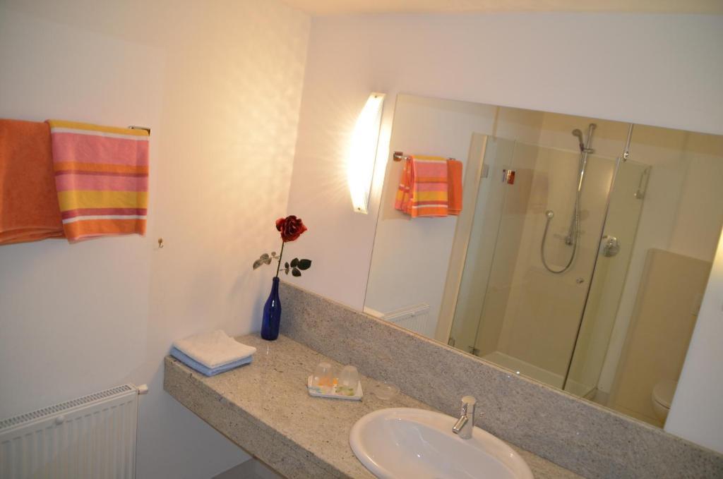 Pension Kirchbrugger Telfes im Stubai Chambre photo